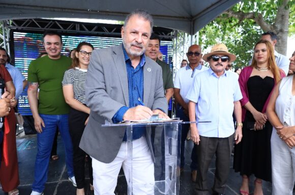 FBJ realiza solenidade histórica de assinatura da Ordem de Serviço para o Campus de Medicina